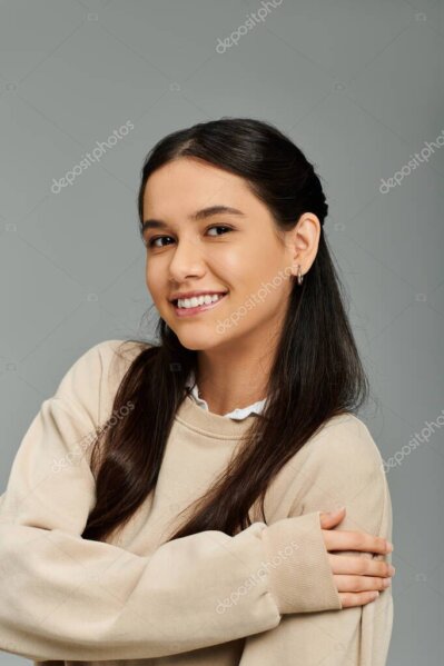 Porträt mit Kamera vor dem Gesicht